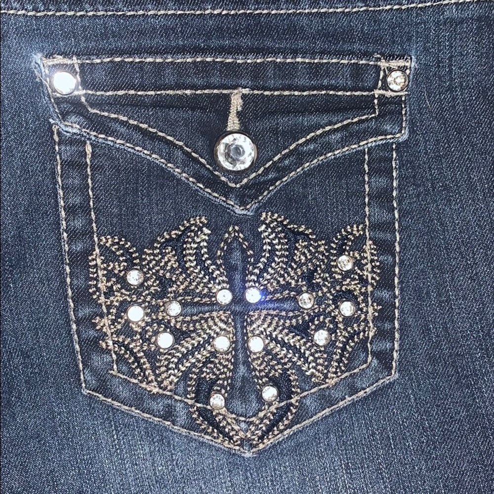 Capris - Picture 2 of 4